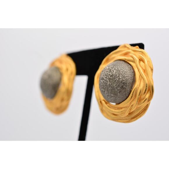 Vintage Clip On Earrings Brushed Gold Matte Brutalist Chunky Heavy 1980s BinAK - Picture 2 of 12